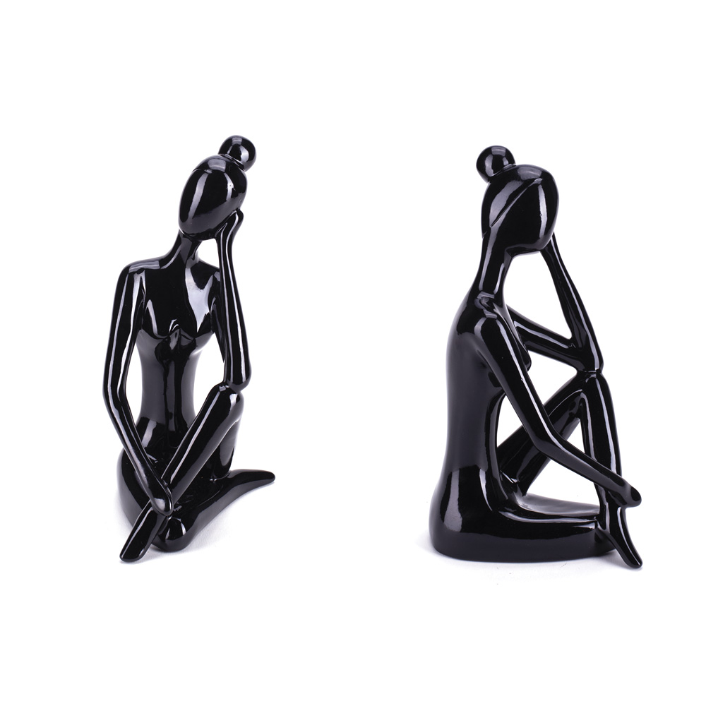 D-147 FIGURA DEVOJKA CRNA19 CM