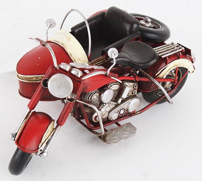 3707260069 METALNA FIGURA MOTOR CRVENI 19*15*11cm
