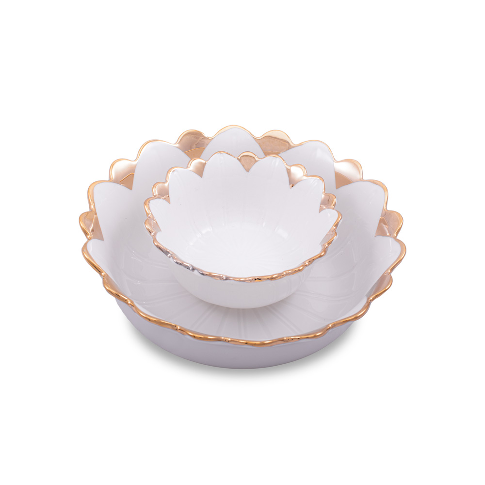 D-489 PORCELANSKA ČINIJICA BELO ZLATNA U OBLIKU CVETA 20 CM
