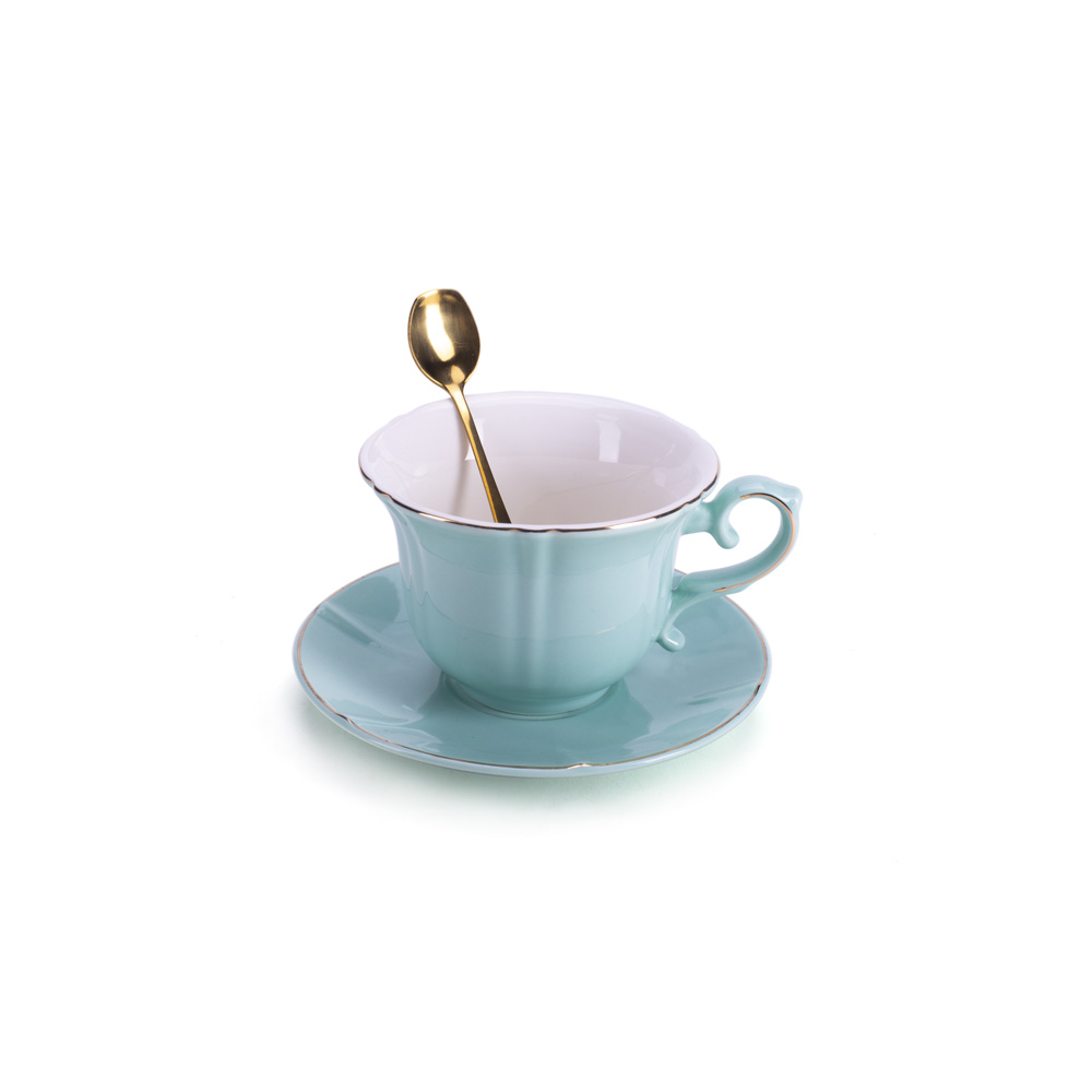 D-381 PORCELANSKA ŠOLJA SA ZLATNOM KAŠIKICOM U POKLON KUTIJI 3 BOJE