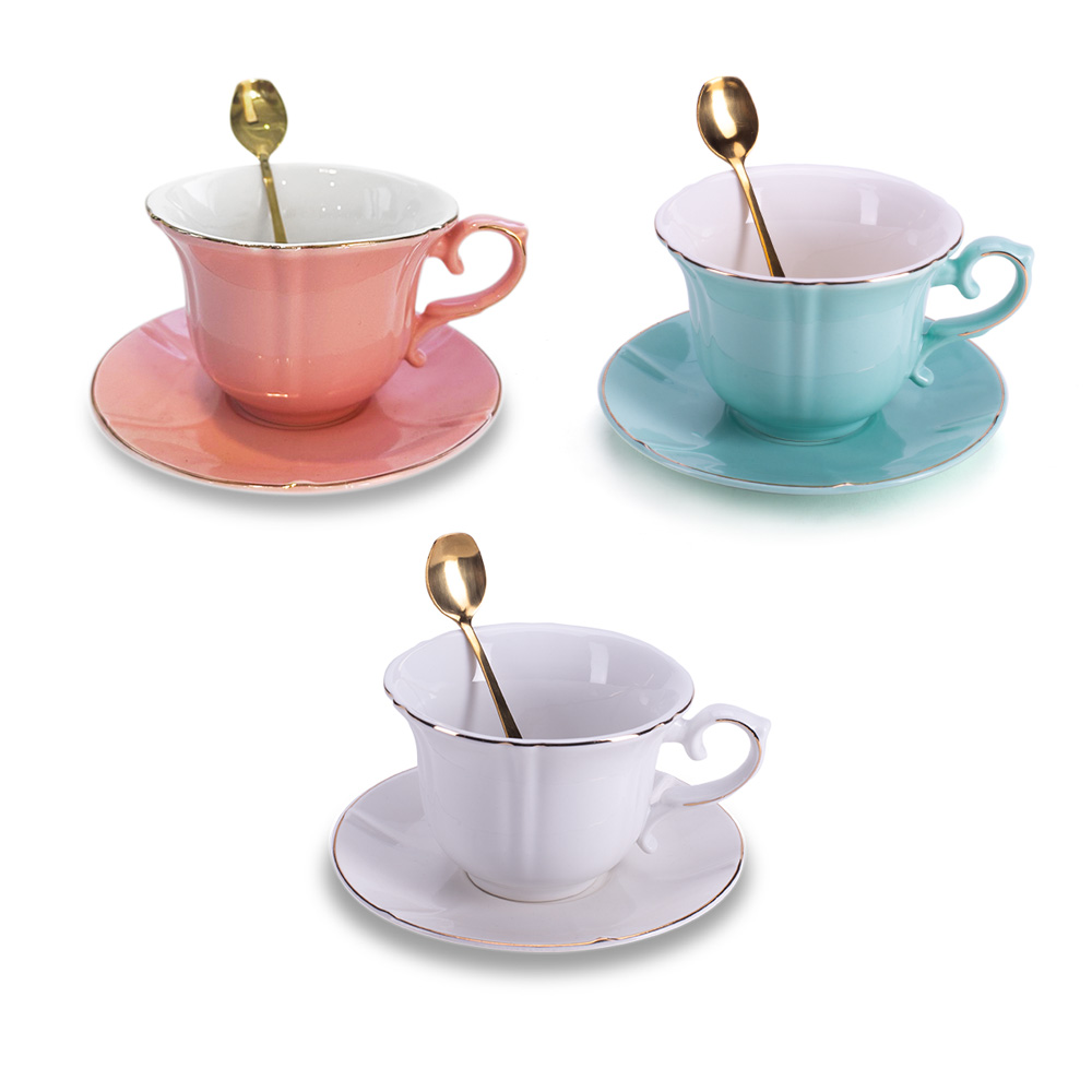 D-381 PORCELANSKA ŠOLJA SA ZLATNOM KAŠIKICOM U POKLON KUTIJI 3 BOJE