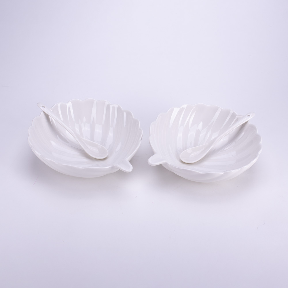 D-376 PORCELANSKE BELE ČINIJICE SA KAŠIKICAMA S/3 U POKLON KUTIJI 14X14 CM