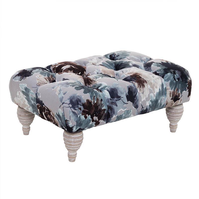 3507210076 TAPACIRANI TABURE-STOLICA BELI SA PLAVIM CVETOVIMA 52*35*25cm